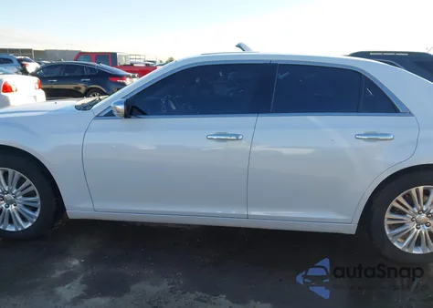 2013 Chrysler 300C Luxury Series Awd z USA, uszkodzony, nr VIN 2C3CCAST3DH505604